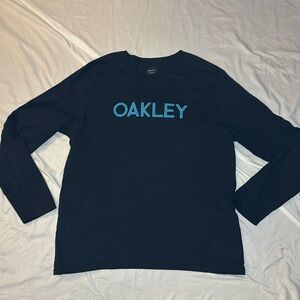 Oakley long sleeve t-shirt size XL